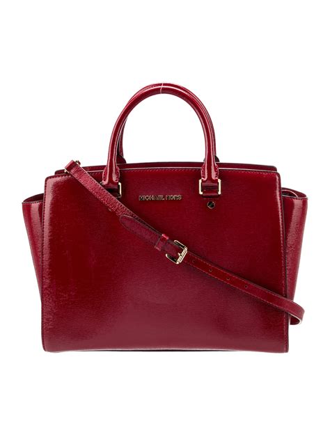 michael kors handtasvhe|Michael Kors top handle handbags.